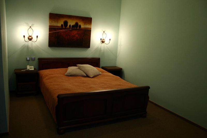 Zlaty Lev Hotel Louny Quarto foto